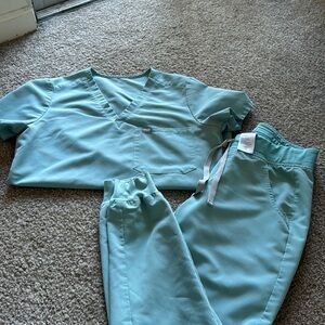 SEAGLASS FIGS SCRUB SET